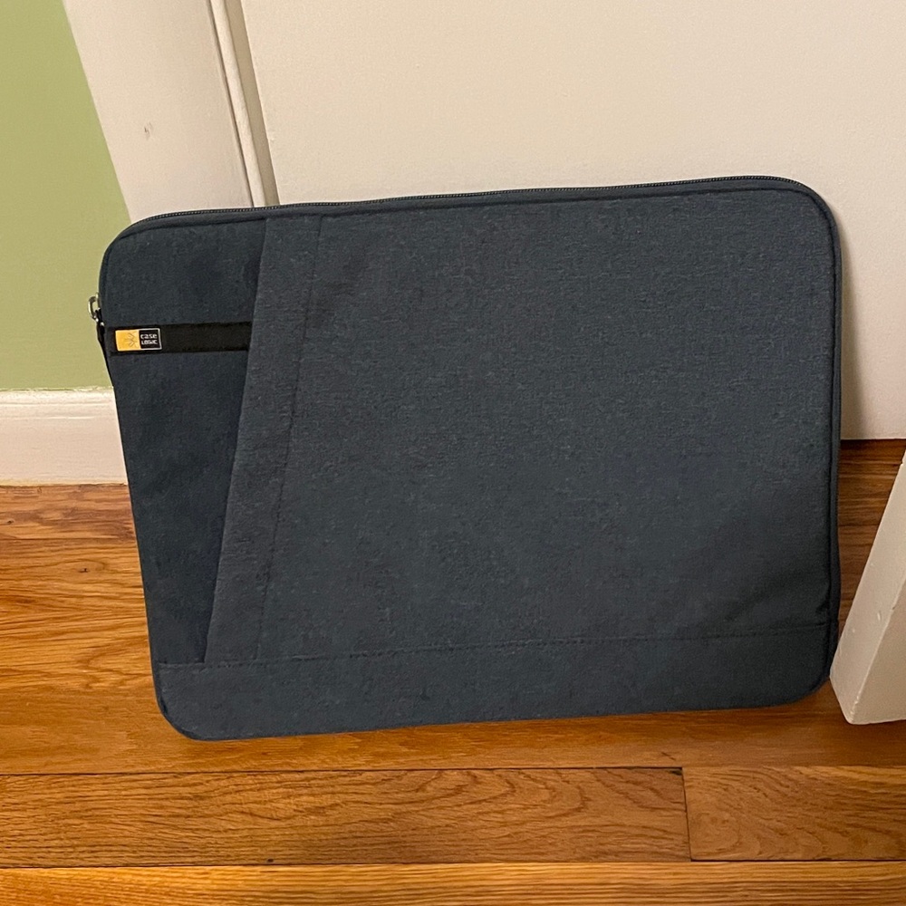 Blue laptop sleeve/case